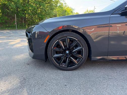 Dravit Grey Metallic 2023 BMW 760 i xDrive