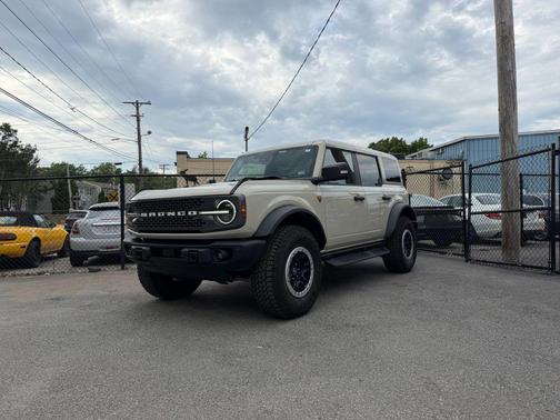 Desert Sand 2025 Ford Bronco Badlands