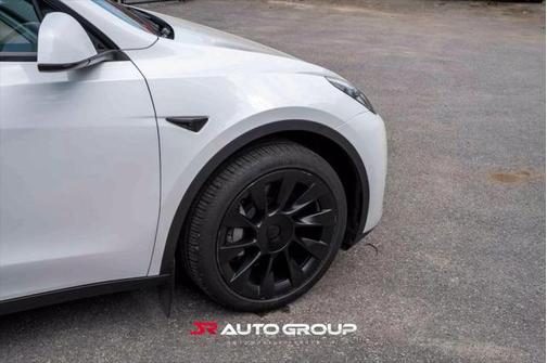 2022 Tesla Model Y Long Range Dual Motor All-Wheel Drive