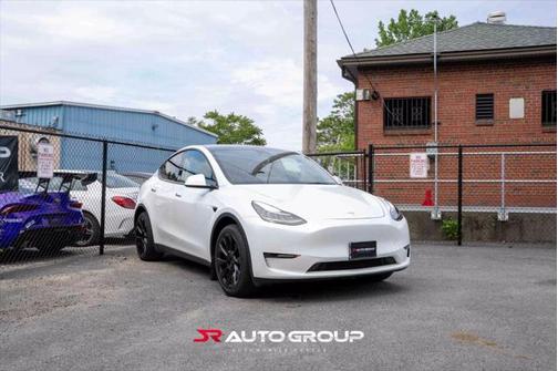 2022 Tesla Model Y Long Range Dual Motor All-Wheel Drive