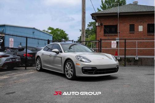 2018 Porsche Panamera 4S