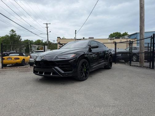 Black 2019 Lamborghini Urus Sport Utility 4D