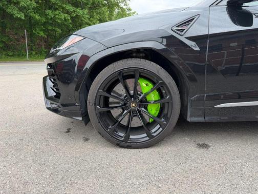 Black 2019 Lamborghini Urus Sport Utility 4D