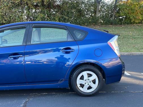 2011 Toyota Prius III