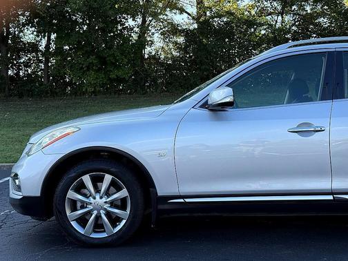 2017 INFINITI QX50 Base