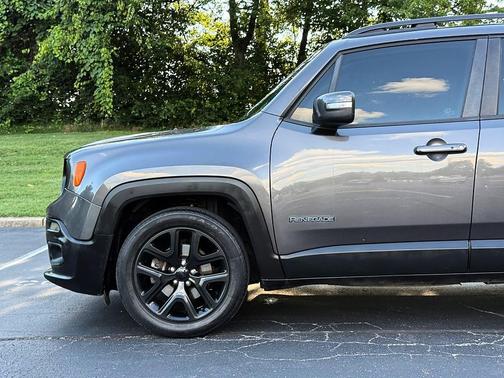 Granite Crystal Metallic Clearcoat 2018 Jeep Renegade Altitude
