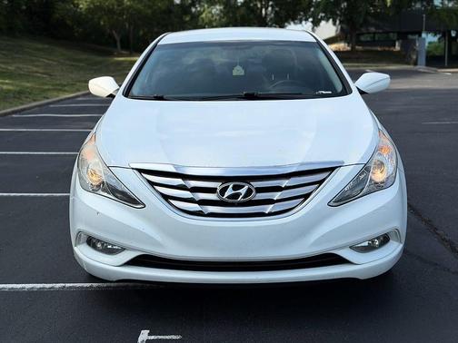 2013 Hyundai SONATA SE
