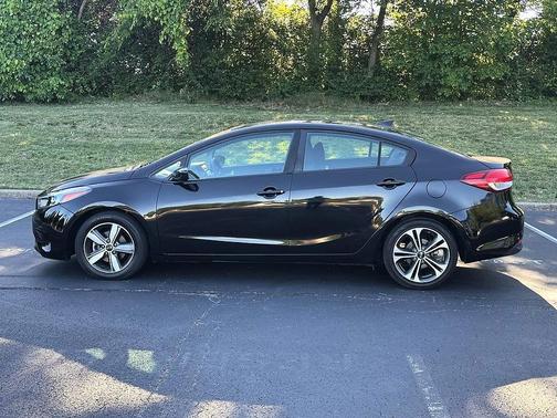 Aurora Black 2018 Kia Forte LX