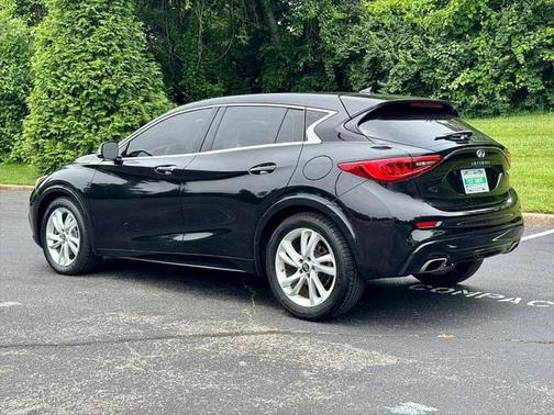 2018 INFINITI QX30 Luxury