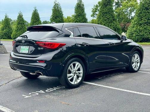 2018 INFINITI QX30 Luxury