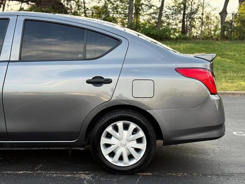 2019 Nissan Versa 1.6 S+