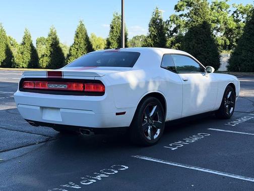Bright White Clearcoat 2012 Dodge Challenger SXT