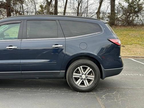 2017 Chevrolet Traverse 2LT