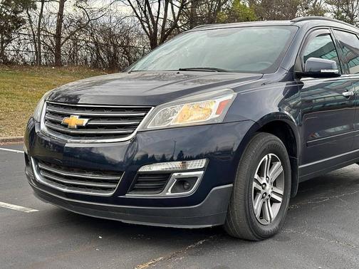 2017 Chevrolet Traverse 2LT