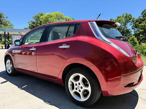 2012 Nissan Leaf SL