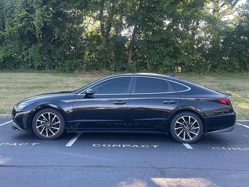 2021 Hyundai SONATA Limited