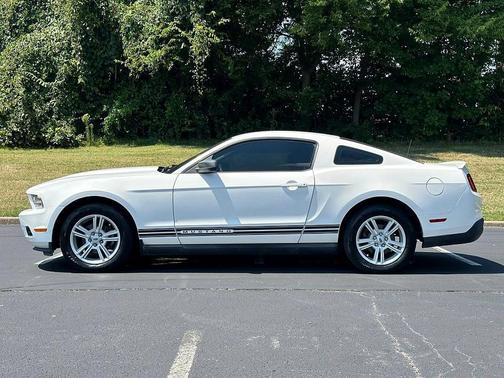 2010 Ford Mustang Base