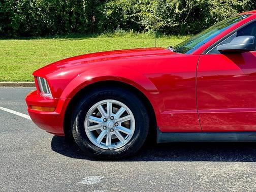 2008 Ford Mustang Deluxe