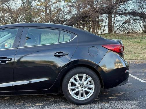 2016 Mazda Mazda3 i Sport