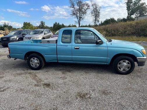 1996 Toyota Tacoma Base