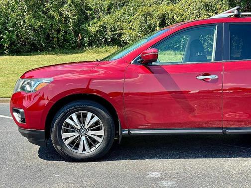 2018 Nissan Pathfinder S