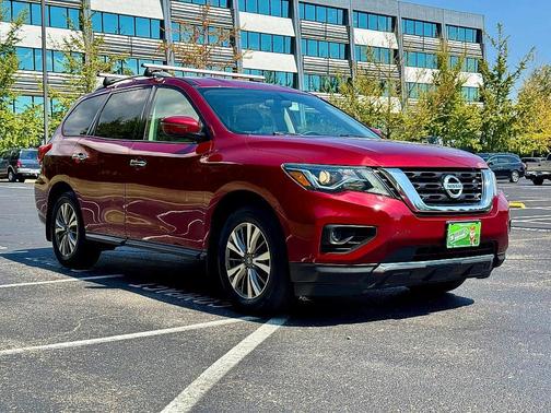 2018 Nissan Pathfinder S