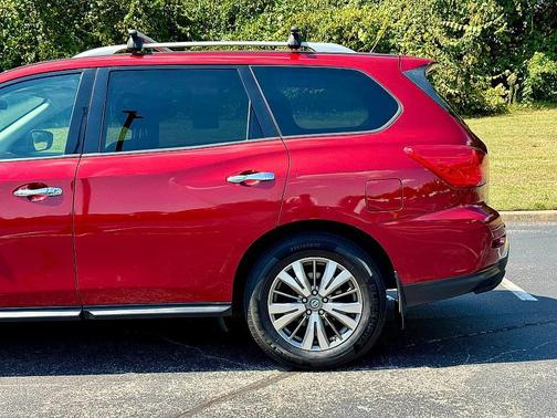 2018 Nissan Pathfinder S