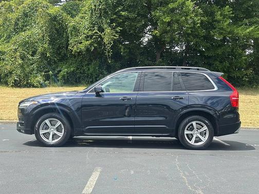2016 Volvo XC90 T5 Momentum