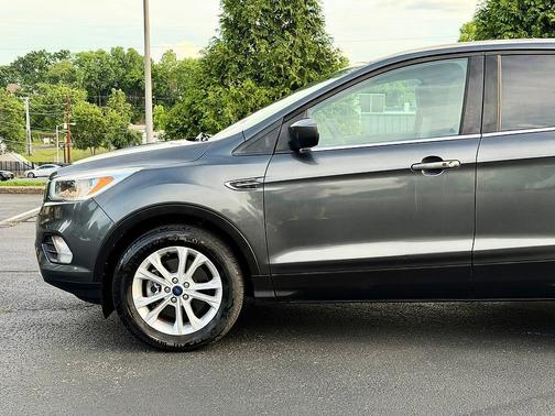 Magnetic Metallic 2019 Ford Escape SE