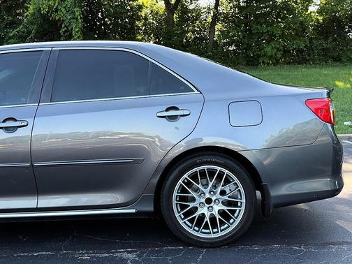 Magnetic Gray Metallic 2013 Toyota Camry XLE