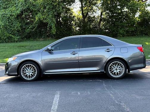 Magnetic Gray Metallic 2013 Toyota Camry XLE