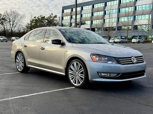 2014 Volkswagen Passat 1.8T Auto Sport
