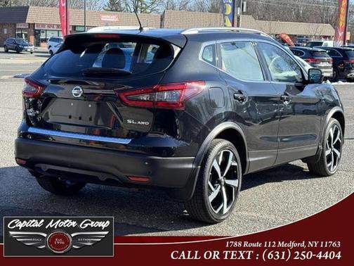 2022 Nissan Rogue Sport SL