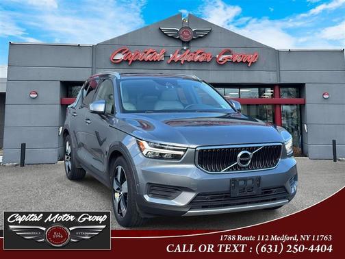 2019 Volvo XC40 T5 Momentum