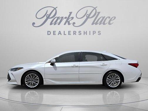 Pearl 2019 Toyota Avalon Limited
