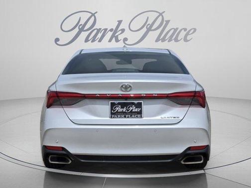 Pearl 2019 Toyota Avalon Limited