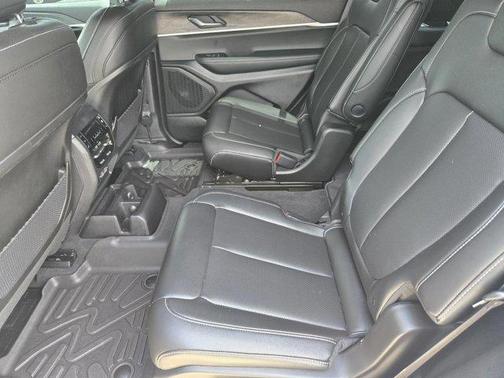 Bright White Clearcoat 2025 Jeep Grand Cherokee L Limited