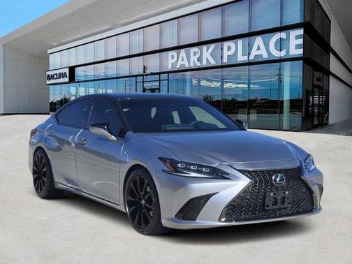 2024 Lexus ES 300h F SPORT Handling