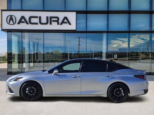 2024 Lexus ES 300h F SPORT Handling