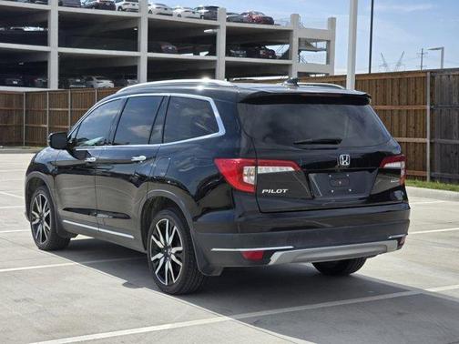 2022 Honda Pilot Touring 8-Passenger