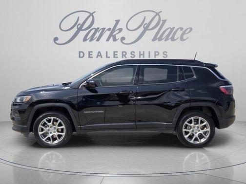 Diamond Black 2022 Jeep Compass Latitude Lux