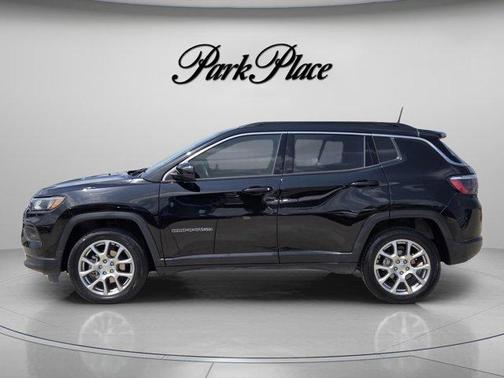 Diamond Black 2022 Jeep Compass Latitude Lux
