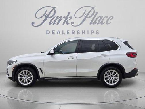 Mineral White Metallic 2021 BMW X5 xDrive40i