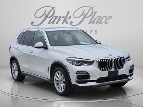 Mineral White Metallic 2021 BMW X5 xDrive40i