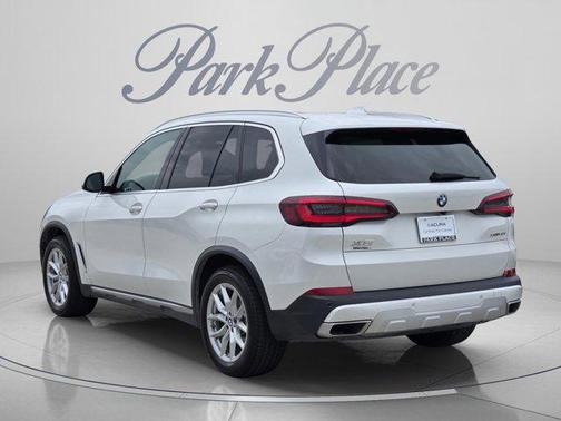 Mineral White Metallic 2021 BMW X5 xDrive40i