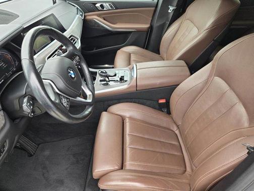 Mineral White Metallic 2021 BMW X5 xDrive40i