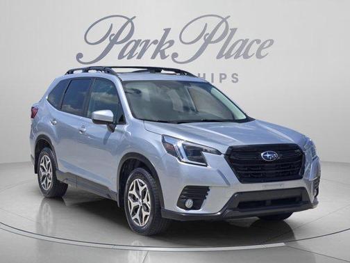 Ice Silver Metallic 2023 Subaru Forester 2.5i Premium