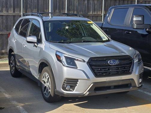 Ice Silver Metallic 2023 Subaru Forester 2.5i Premium
