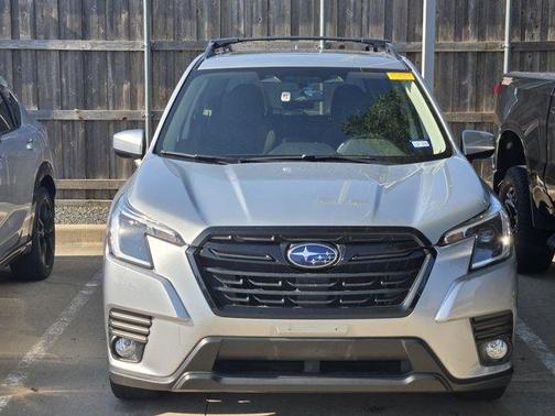 Ice Silver Metallic 2023 Subaru Forester 2.5i Premium