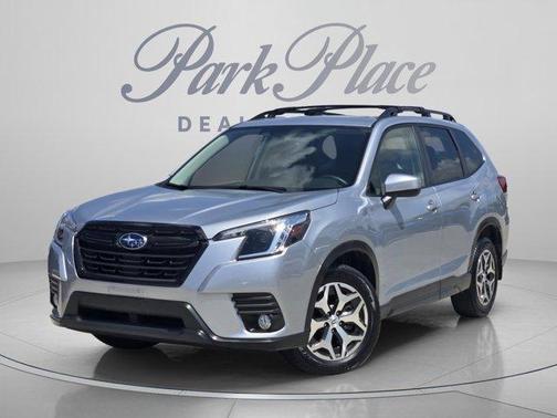 Ice Silver Metallic 2023 Subaru Forester 2.5i Premium